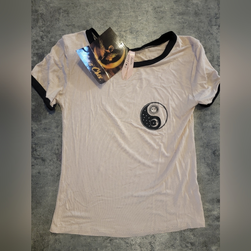 Zumiez Luna Chix Tshirt NWT XS